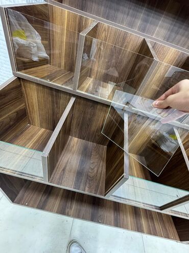 Rəf vitrinləri: Mağaza üçün vitrin/raf sistemi - Material: Lami­nət (ağac teksturalı — 9