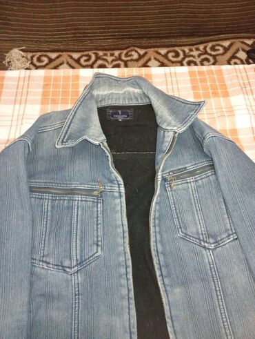 Куртки: (Мужские верхние вещи, разные модели и размеры: 500с за штуку бу есть — 3