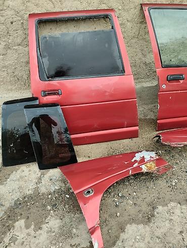 devo tiko: Кузовные запчасти Daewoo Tico, красный цвет: - Передние двери — 2