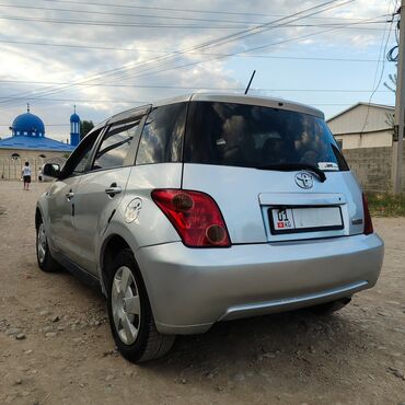 полик на камри: Toyota ist: 2002 г., 1.3 л, Автоматические, Бензин, Хэтчбэк