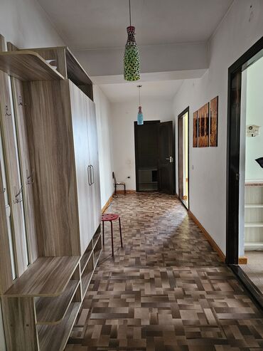 сдается квартира баха магистраль: 2 бөлмө, 80 кв. м, Жеке план, 5 кабат, Эски ремонт