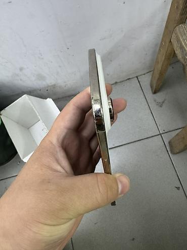запчасть для телефона: Смартфон с дизайном в стиле iPhone, белая задняя панель с логотипом и — 3