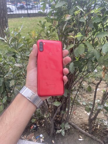 samsunq a: Samsung Galaxy A11, 32 ГБ, цвет - Красный, Кнопочный, Отпечаток пальца, Face ID