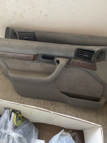 BMW: BMW 520: 1990 г., 2 л, Механика, Бензин — 10