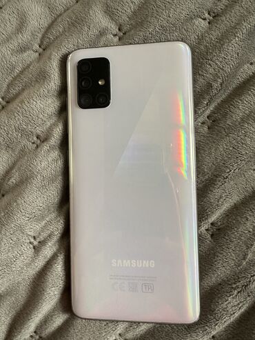 Samsung A51 в очень хорошен состояни есть трещина не заметная и на