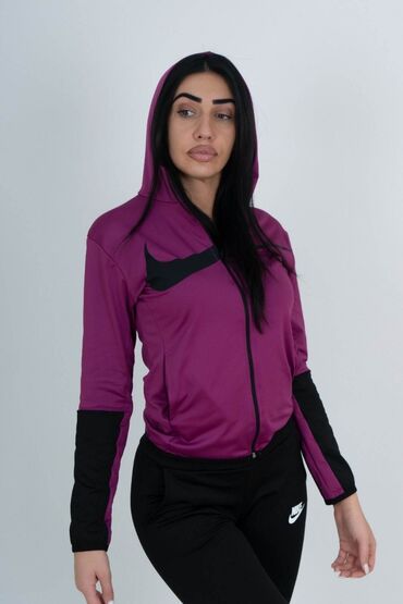 Gornji i donji deo: Cena 2,900
Mokra likra S, M, L, XL
8 boja — 7