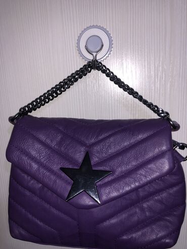 сумка фиолетовая: Сумки кожаные, состояние отличное (б/у) Каждая Покупались намного