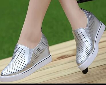 Women's Sneakers and athletic shoes: Оригинальные новые женские кроссовки Li-Ning Размер: 36 Цвет — 3