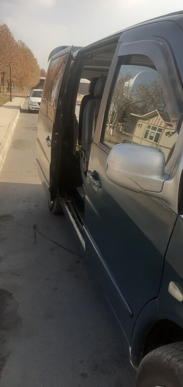 Mercedes-Benz: Mercedes-Benz Vito: 2.2 l | 2001 il Mikroavtobus — 2