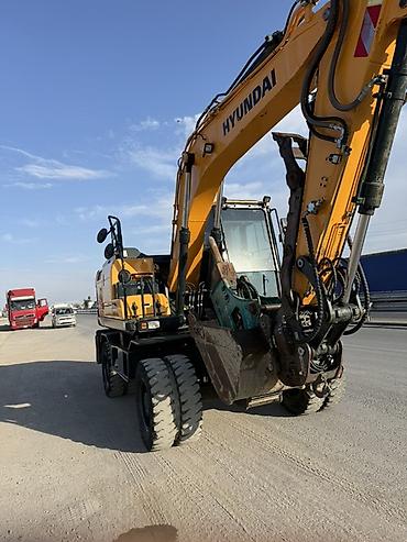 howo центр: Экскаватор, Hyundai, 2019 г., Колесный — 2