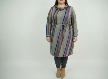 sukienki z bufiastymi rękawami midi: Women`s dress, size 4XL