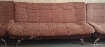 двухместный диван: Прямой диван, цвет - Коричневый, Б/у