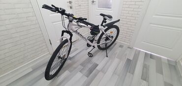 26 liq velosiped qiymeti: Классный новый велосипед . 21 скорость, колеса 26 .Покаталась пару раз