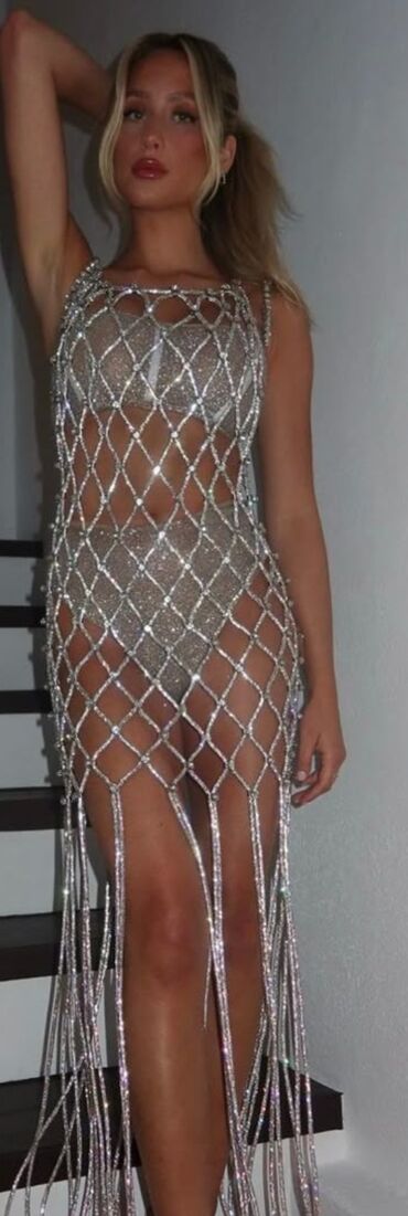 Ətəklər: Makrame toxunuşlu, ağ rəngdə qısa ətək. Bu ətək kəmər hissəsində iplə — 10