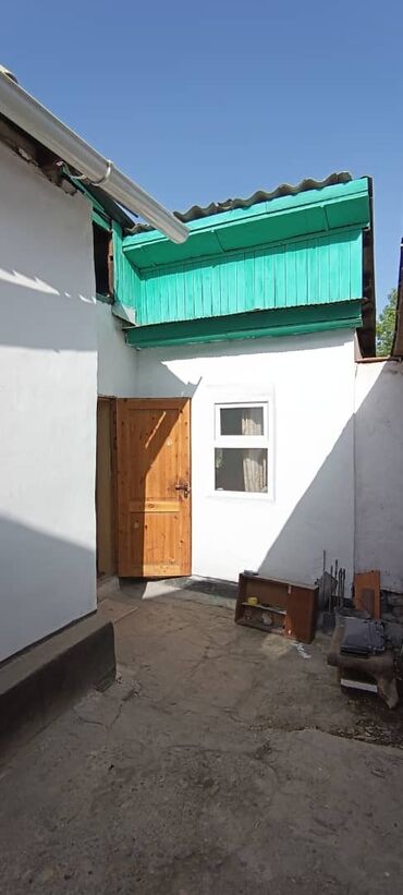 продам дом киргизия 1: 55 м², 3 комнаты