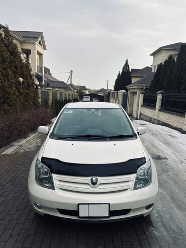 Toyota: Toyota ist: 2003 г., 1.5 л, Автомат, Бензин, Хэтчбэк