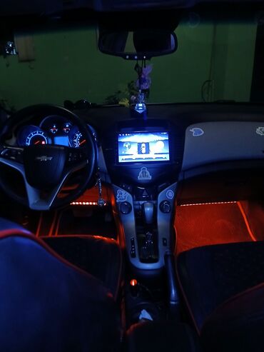 Chevrolet: Chevrolet Cruze: 1.4 l | Sedan — 9