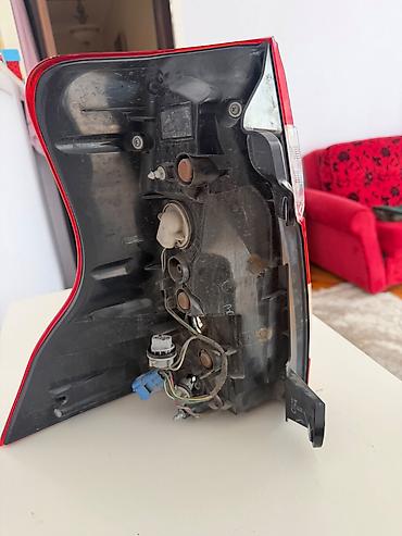 Ehtiyat hissələri: Toyota Land Cruiser arxa sağ stop feneri (tail light) Orginal öz — 2