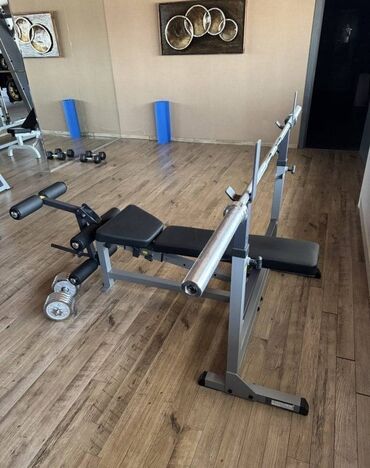 Əlcəklər: "Body Solid" Sinə və ayaq trenajoru Amerika markası. Tayvan