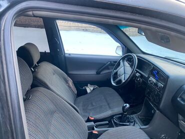 Volkswagen: Volkswagen Passat Variant: 1992 г., 1.8 л, Механика, Бензин, Универсал — 7