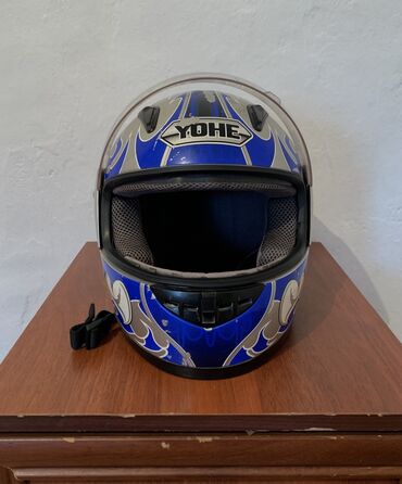 Шлемы: Продаю шлем от мотоцикла за 2000сом, по желанию надо визор поменять,на