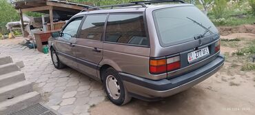 куплю volkswagen transporter: Volkswagen Passat: 1993 г., 1.8 л, Механика, Бензин, Универсал
