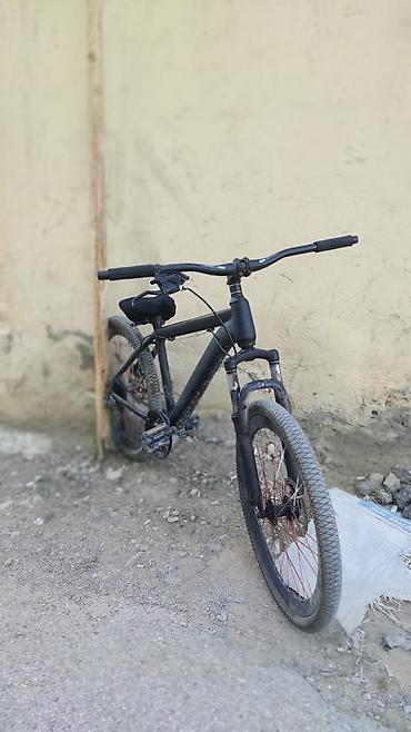 Velosiped – şəhər və off-road üçün - Rəng: mat qara - Çərçivə