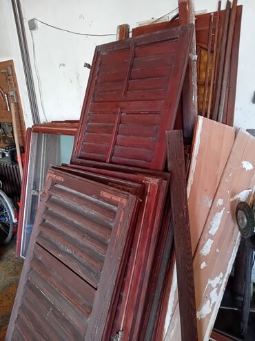 Furniture: Color - Brown, Used, Customer pickup, Paid delivery