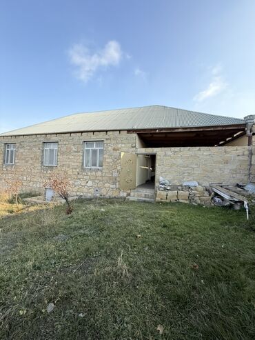 Həyət evləri və villaların satışı: Satılır: həyət evi - Qonaq Otağı,Mətbəx,Sanitar qovşaq,3 otaqdan — 2
