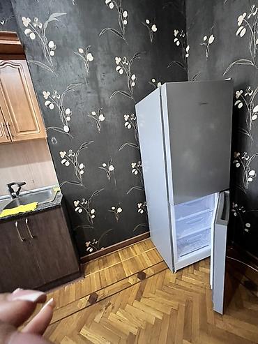 yasil ada sumqayit: Metronun tam çıxışında. Evin oddelni 1 otağı xanıma verilir. 300 — 9