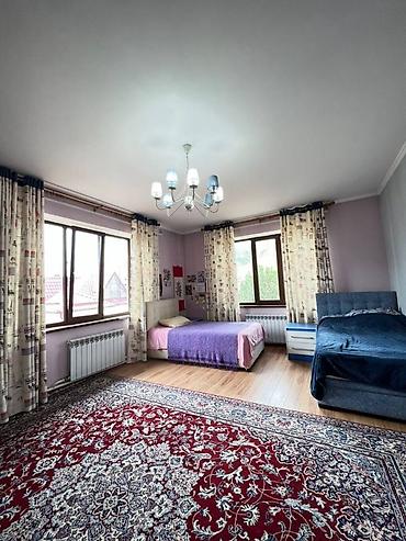 Продажа коттеджей и домов: Продается отличный дом 6 комнат в районе гос. резиденции по улице — 5