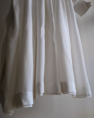 haljina viskoza naradzastozuta: H&M S (EU 36), M (EU 38), bоја - Bela, Drugi stil, Dugih rukava