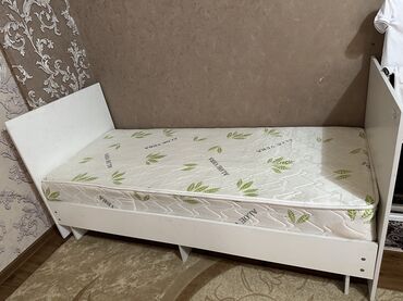 кровать для инвалидов: Односпальная кровать, Б/у, С матрасом, длина - 180 см