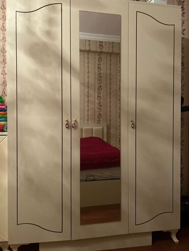 fatimə mebel: *dolab :-TƏCİLİ SATILIR*‼️ QİYMƏT:-190₼ yeni kimidir Ünvan:-Nərimanov