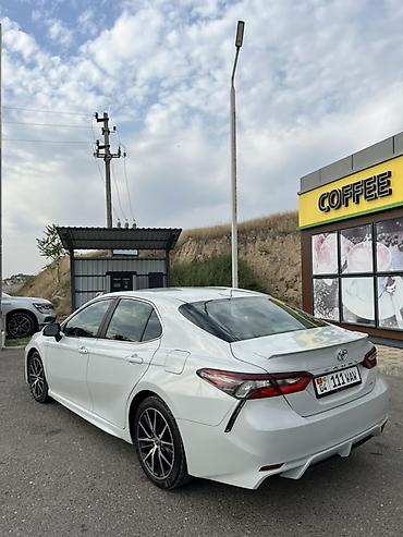 Toyota: Toyota Camry: 2023 г., 2.5 л, Автомат, Бензин, Седан — 4