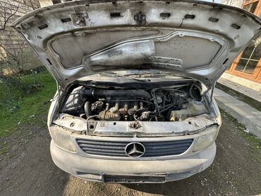 Mercedes-Benz: Satılır ılı:2000 mator 2.2 sdi mexanika karopka yer sayi 5+1 senedle — 10