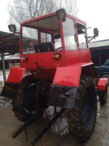 Другие тракторы: Трактор колесный с кабиной Основные характеристики: - Полный комплект — 12