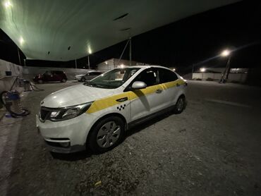 машинаы: Kia Rio: 2015 г., 1.4 л, Механика, Бензин, Седан