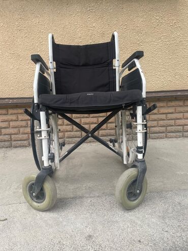 Инвалидные коляски: Немецкая инвалидная кресло коляска В хорошем состоянии Находится в