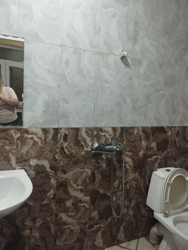 Uzunmüddətli kirayə mənzillər: Tecili Zabrat Mehemmedi yolunda radarin yaninda 2 otaqli adelni heyet — 9