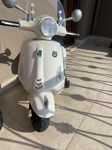 skuter təmiri: Uşaq üçün elektrikli skuter – klassik Vespa üslubunda - Rəng: ağ — 2
