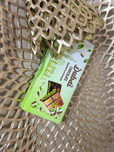 Кондитерские изделия, сладости: Дубайский шоколад с фисташковой пастой 220гр - 900сом Шоколад Волосы — 30