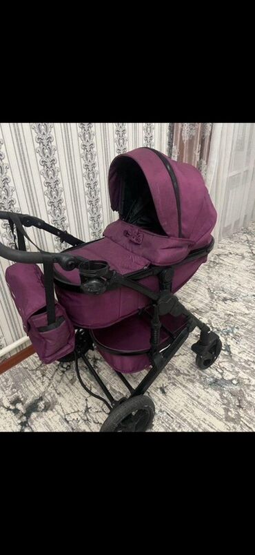 прогулочные коляски с надувными колесами: Коляска, цвет - Фиолетовый, Б/у