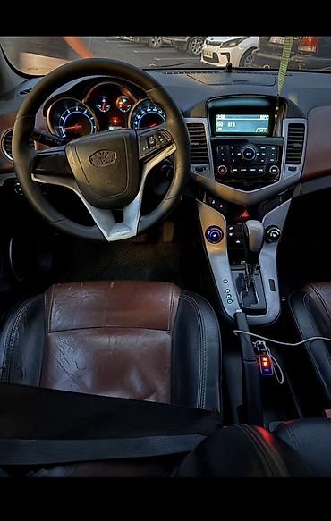 Oldsmobile: Chevrolet Cruze: 2010 г., 1.8 л, Автомат, Бензин, Седан — 5