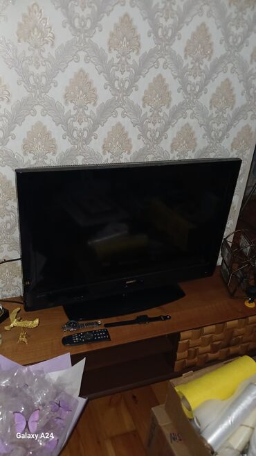 hisense infinity e9: İşlənmiş Televizor Beko LED ekran 40" HD (1366x768), Ünvandan götürmə