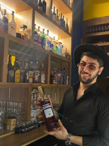 xadime işi axdariram: Iş axtarıram, barmen barista və qəlyançı kimi təcrübəm var