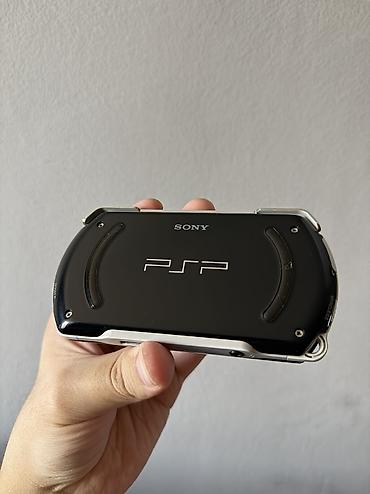 psp memory stick: PSP GO в отличном состоянии, есть пара царапок, в комплекте провод — 2