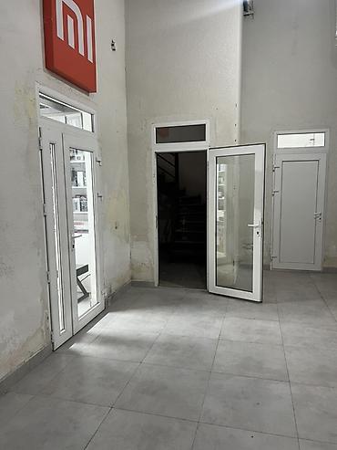 real estate: Сдаю цокольное помещение 35 квадратных метров. Без ремонта. Адрес — 2