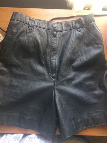 женские джинсовые шорты по колено: Брюки цвет - Черный