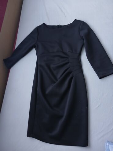 crna haljina sa perjem: S (EU 36), M (EU 38), color - Black, Short sleeves